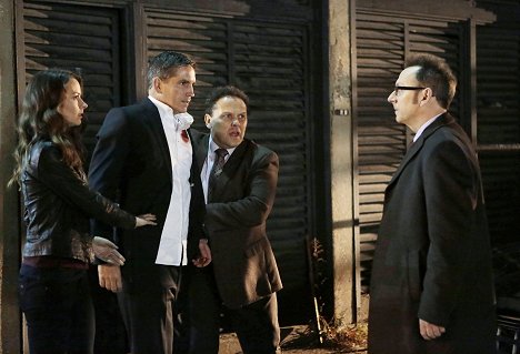 Amy Acker, James Caviezel, Kevin Chapman, Michael Emerson - Person of Interest - Control-Alt-Delete - Do filme