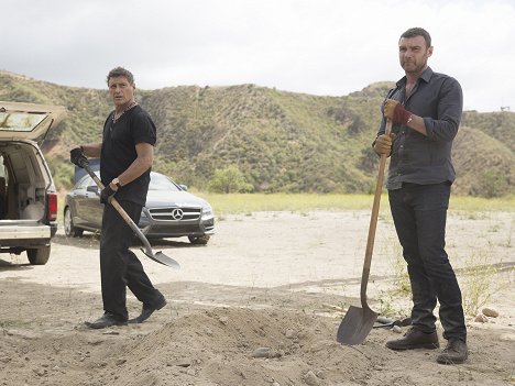 Steven Bauer, Liev Schreiber - Ray Donovan - Tulip - Photos