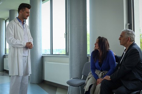 Andrej Polák, Jitka Čvančarová, Miroslav Donutil - Doktor Martin - Hemofóbie - Kuvat elokuvasta