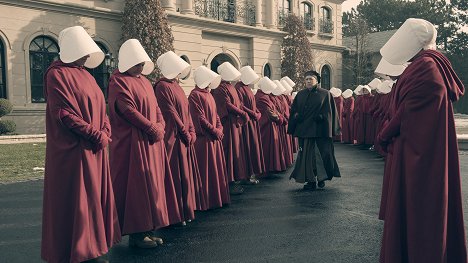 Ann Dowd - The Handmaid's Tale : La servante écarlate - Le Pont - Film