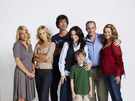 Alex Kapp, Tricia O'Kelley, Hamish Linklater, Julia Louis-Dreyfus, Trevor Gagnon, Clark Gregg, Emily Rutherfurd