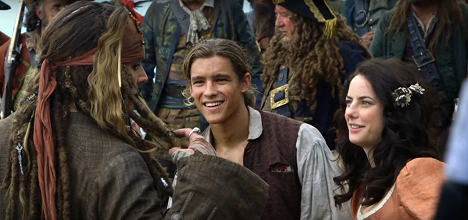 Brenton Thwaites, Kaya Scodelario - Pirates des Caraïbes : Les morts ne racontes pas d'histoire - Making of