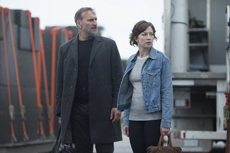 Christopher Eccleston, Carrie Coon - The Leftovers - The Book of Nora - Van film