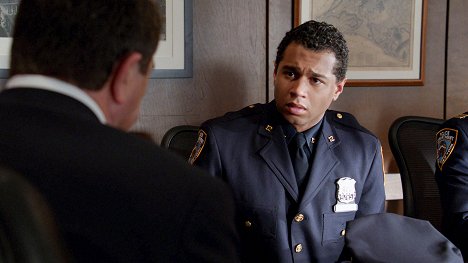 Corbin Bleu - Blue Bloods (Familia de policías) - Family Business - De la película