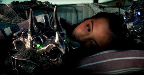 Isabela Merced - Transformers: The Last Knight - Photos