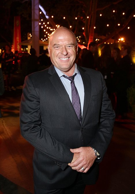 Dean Norris - The Book of Henry - Tapahtumista