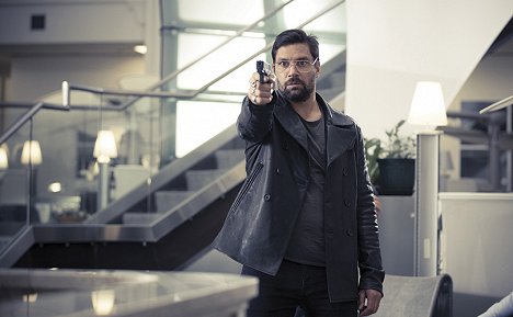 Manu Bennett - Beta Test - Z filmu