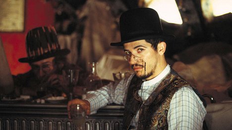 John Leguizamo