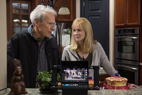 Clint Eastwood, Laura Linney - Milagre no Rio Hudson - De filmagens