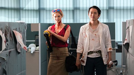 Samara Weaving, Steven Yeun - Mayhem - Filmfotos