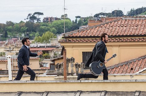 Edoardo Leo, Marco Giallini - Loro chi? - Film