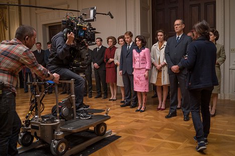 Peter Sarsgaard, Natalie Portman, Greta Gerwig, Richard E. Grant - Jackie - Van de set