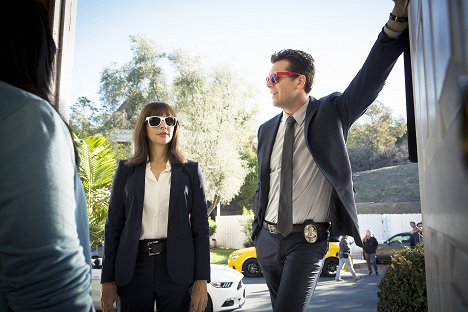 Rashida Jones, Hayes MacArthur - Angie Tribeca - Welcome Back, Blotter - Photos