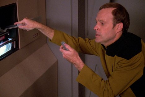 Dwight Schultz