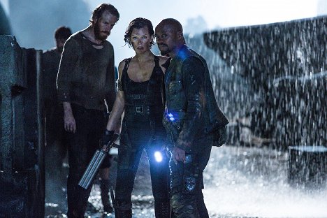 Milla Jovovich, Fraser James - Resident Evil: The Final Chapter - Photos