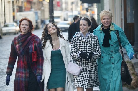 Cynthia Nixon, Sarah Jessica Parker, Kristin Davis, Kim Cattrall - Sex v meste - An American Girl in Paris: Part Deux - Z filmu