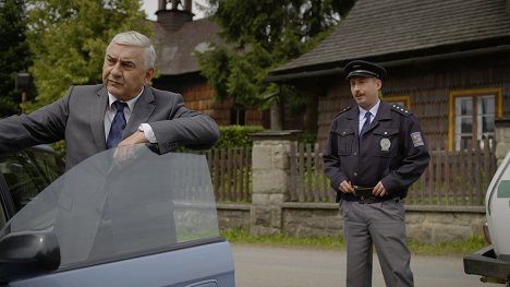 Miroslav Donutil, Robert Mikluš - Doktor Martin - Výběrové řízení - De la película