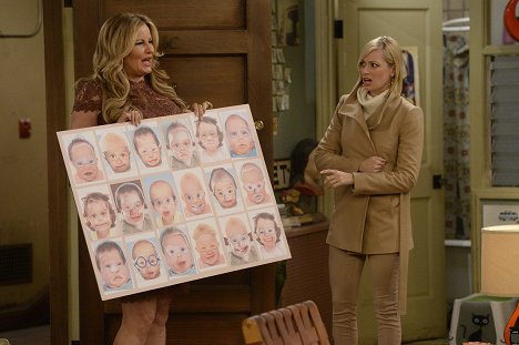 Jennifer Coolidge, Beth Behrs - 2 Broke Girls - And the Basketball Jones - Photos