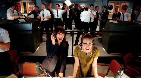 Rashida Jones, Natalie Portman - Angie Tribeca - This Sounds Unbelievable, But CSI: Miami Did It - Photos