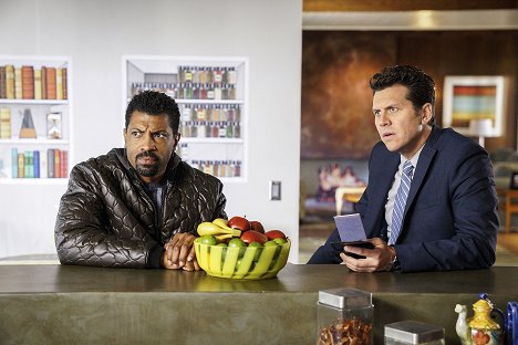 Deon Cole, Hayes MacArthur - Angie Tribeca - If You See Something, Solve Something - Z filmu