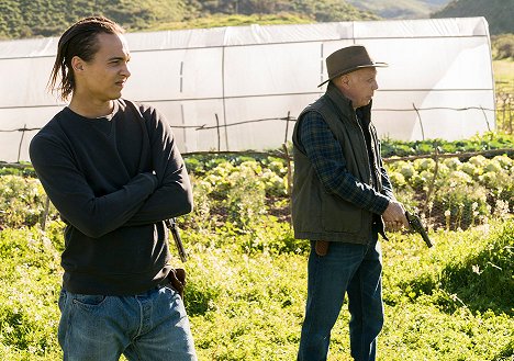 Frank Dillane, Dayton Callie - Fear the Walking Dead - Red Dirt - Van film