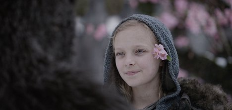 Amiah Miller - War for the Planet of the Apes - Photos