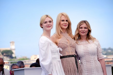 Cannes Photocall on Wednesday, May 24, 2017 - Elle Fanning, Nicole Kidman, Kirsten Dunst - The Beguiled - Events