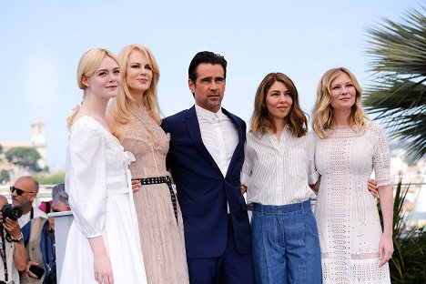 Cannes Photocall on Wednesday, May 24, 2017 - Elle Fanning, Nicole Kidman, Colin Farrell, Sofia Coppola, Kirsten Dunst - Csábítás - Rendezvények