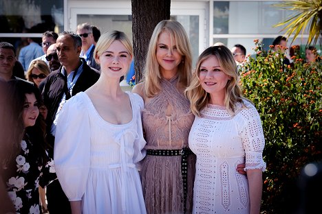 Cannes Photocall on Wednesday, May 24, 2017 - Elle Fanning, Nicole Kidman, Kirsten Dunst - The Beguiled - Events