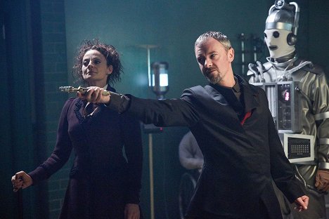 Michelle Gomez, John Simm - Pán času - The Doctor Falls - Z filmu