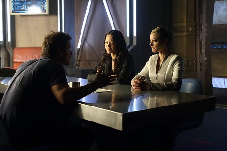 Melissa O'Neil, Zoie Palmer - Dark Matter - All the Time in the World - Film
