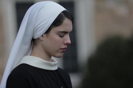 Margaret Qualley - Noviciát - Z filmu