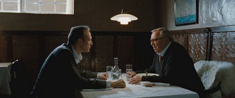 Lars Mikkelsen, Henning Moritzen - Headhunter - Van film