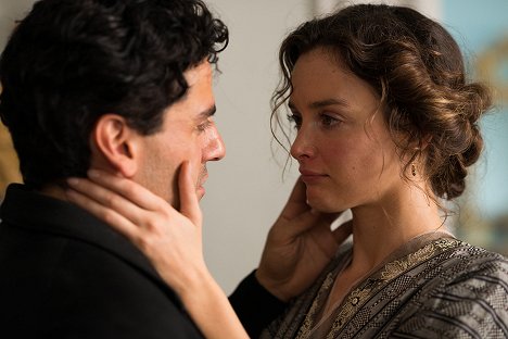 Oscar Isaac, Charlotte Le Bon - Příslib - Z filmu