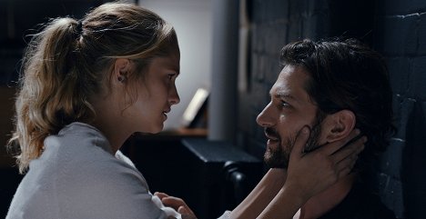 Teresa Palmer, Michiel Huisman - Vzorce - Z filmu