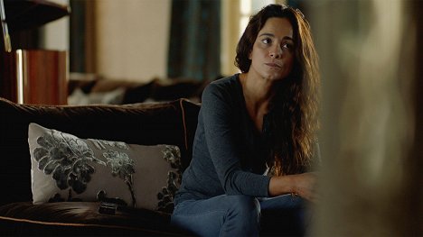 Alice Braga - Queen of the South - El cuerpo De Cristo - De la película