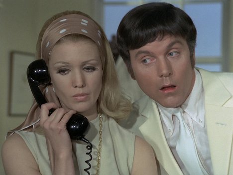 Annette Andre, Kenneth Cope - Randall and Hopkirk (Deceased) - Van film