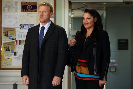 Kevin McKidd, Sara Ramirez - Grey's Anatomy - Got to Be Real - Photos