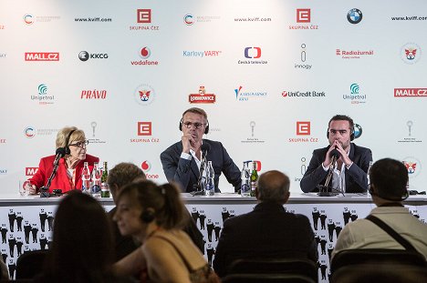 Press conference at the Karlovy Vary International Film Festival on July 2, 2017 - Eva Zaoralová, Lambert Wilson, Nicolas Silhol - Korpo - Z imprez