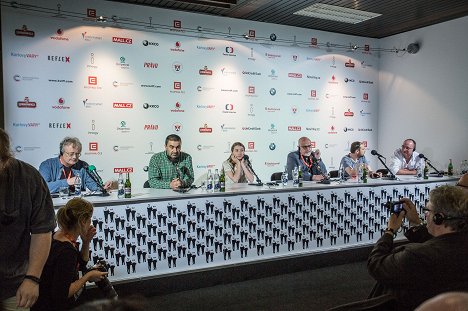 Press conference at the Karlovy Vary International Film Festival on July 2, 2017 - Georgij Ovašvili, Lidia Chilashvili, Roelof Jan Minneboo