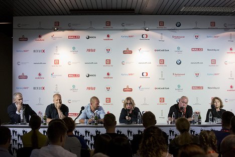 Press conference at the Karlovy Vary International Film Festival on July 3, 2017 - Peter Bebjak, Tomáš Maštalír, Wanda Adamík Hrycová, Andrej Hryc, Emília Vášáryová - A határ - Rendezvények