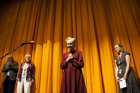 Screening at the Karlovy Vary International Film Festival on July 5, 2017 - Eva Zaoralová, Soňa Červená - Červená - Z akcií