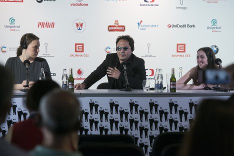 Press conference at the Karlovy Vary International Film Festival on July 6, 2017 - Rachel Israel, Brandon Polansky, Samantha Elisofon - Az aprót megtarthatod - Rendezvények
