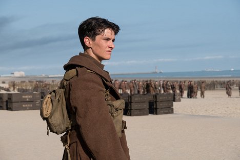 Fionn Whitehead - Dunkirk - Photos