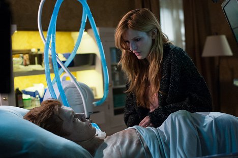 Cameron Monaghan, Bella Thorne - Amityville: The Awakening - Photos