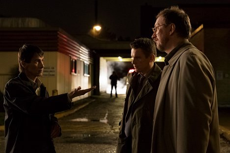 Lothaire Bluteau, Ethan Hawke, David Thewlis - Regression - Photos