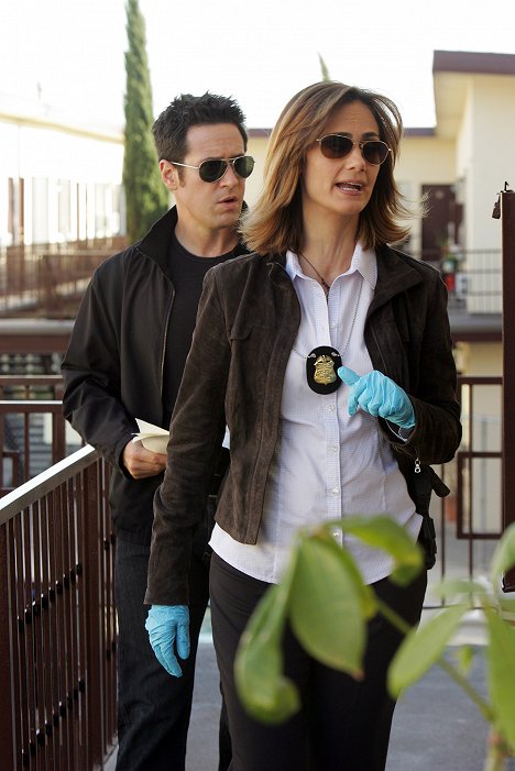 Rob Morrow, Diane Farr - Numb3rs - Checkmate - Photos