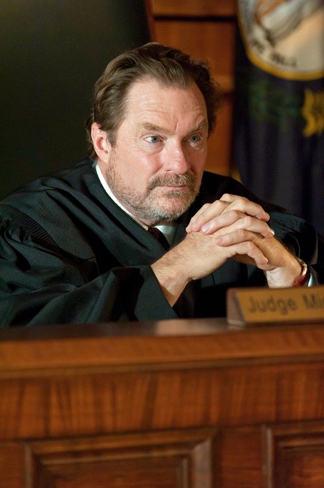 Stephen Root - Justified - Guy Walks Into a Bar - Photos