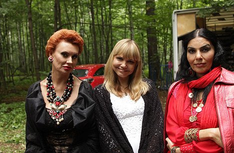 Taisiya Nedzvetskaya, Viktoriya Zheleznova, Serafima Zolotaryova - Gadalka - Forgatási fotók
