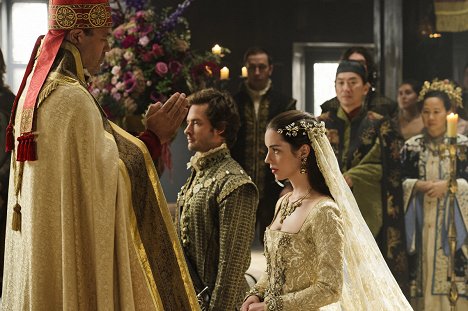 Will Kemp, Adelaide Kane - Reign - Pulling Strings - Photos